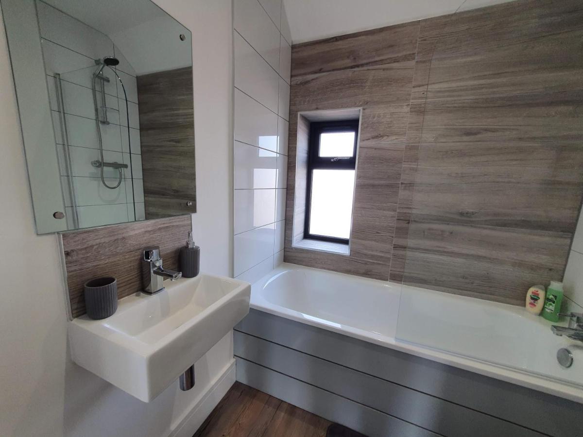 2 Bedroom Apartments In Filton By Cliftonvalley Apartments Bristol Luaran gambar